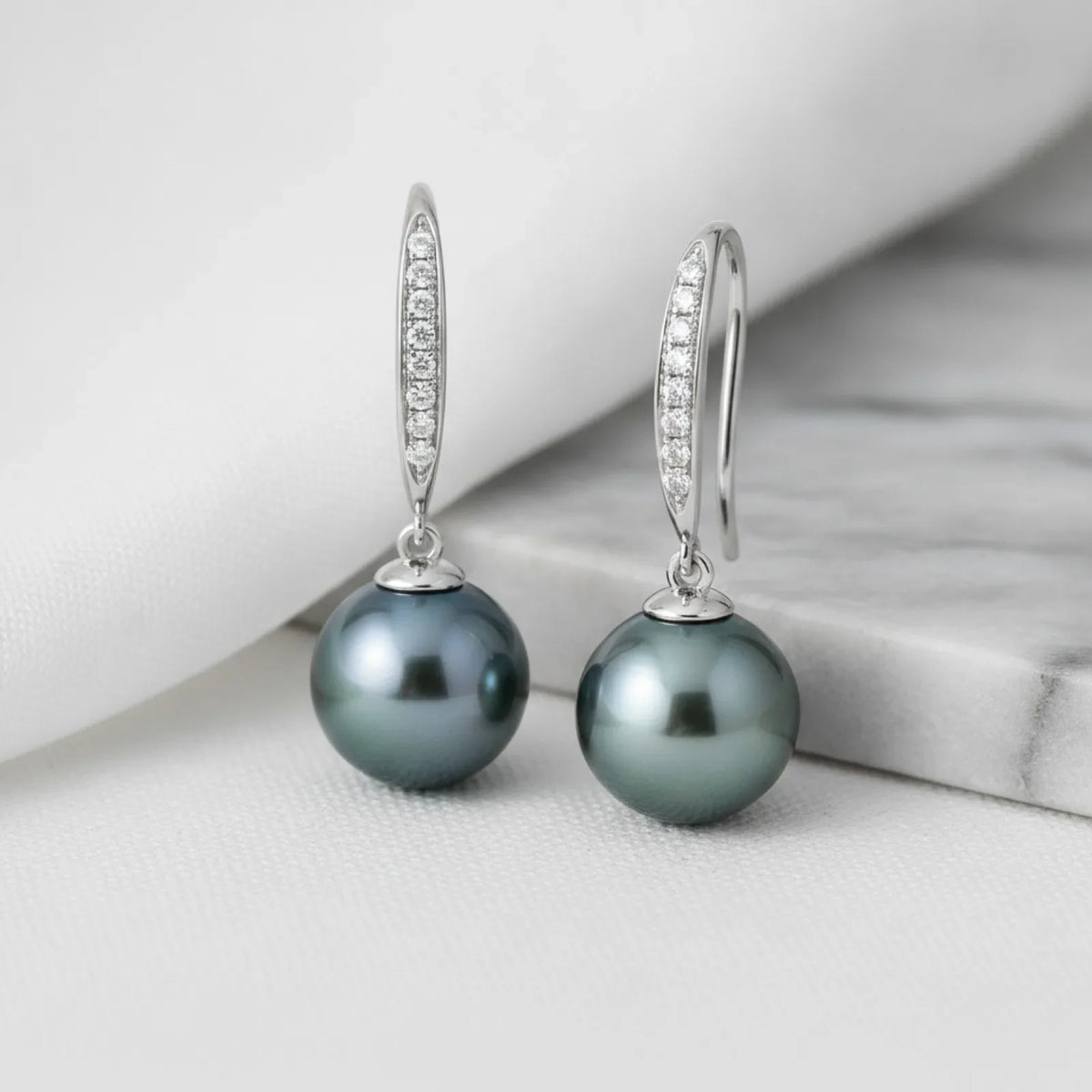 Dormeuses Perle de Tahiti Or Blanc et Moissanite