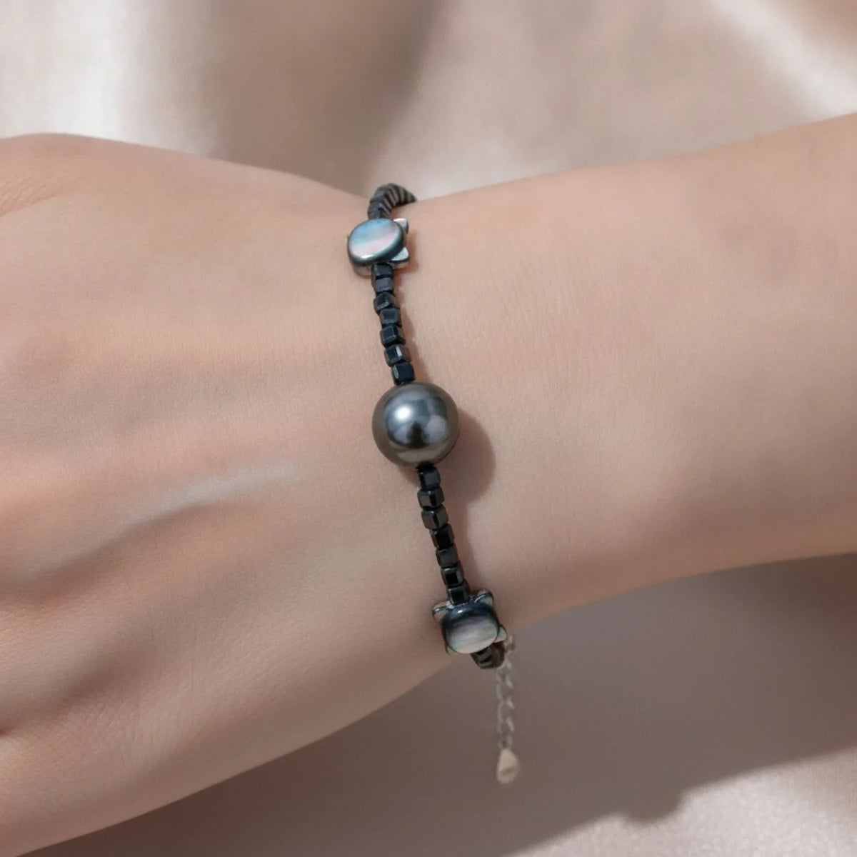Bracelet Perle de Tahiti & Spinelles Noirs